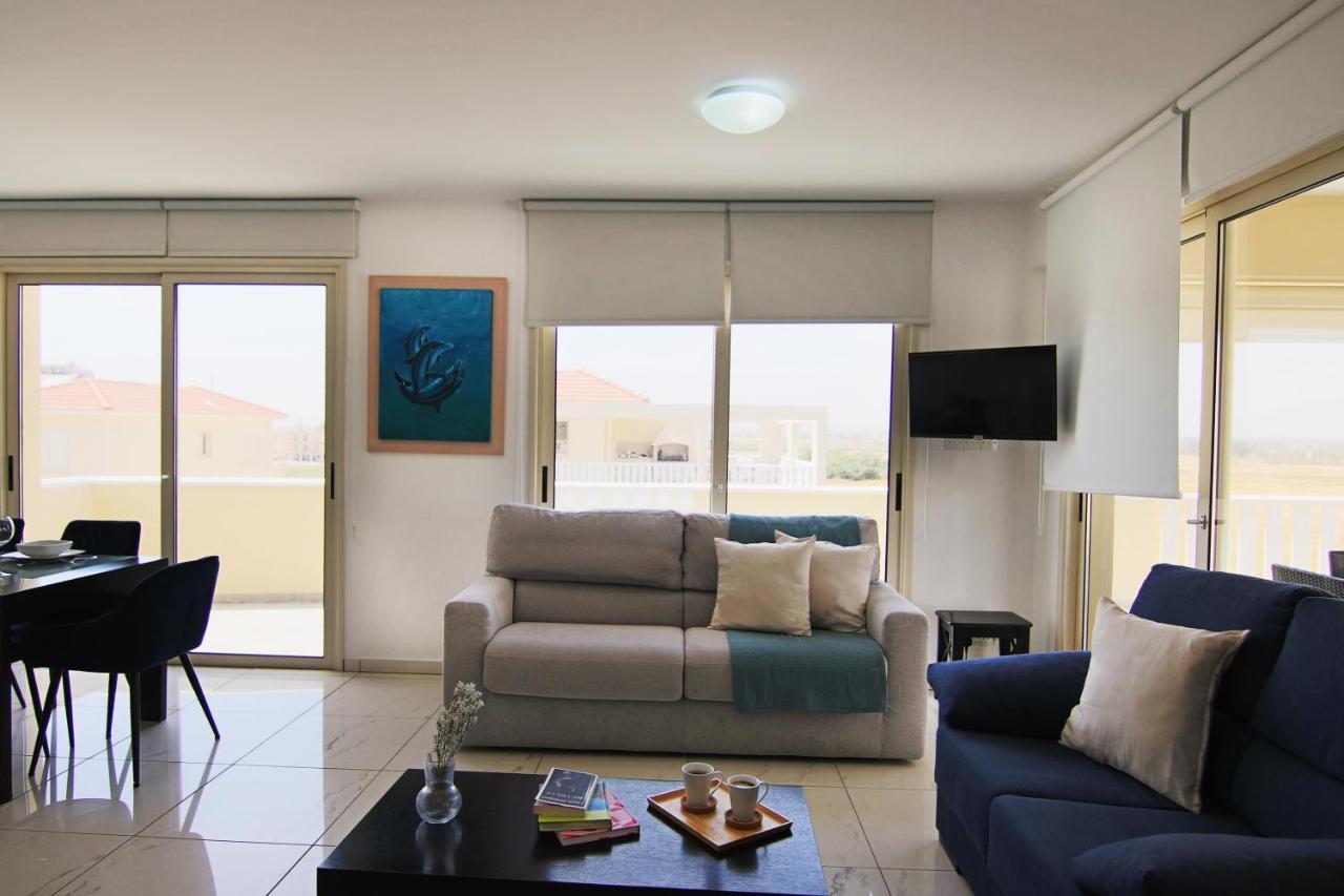 Apartmán Seaside Luxury Flat Pervolia Exteriér fotografie