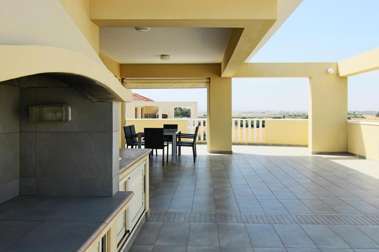 Apartmán Seaside Luxury Flat Pervolia Exteriér fotografie
